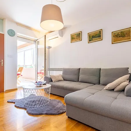 Dijana 1 Bdr With Balcony Apartamento *