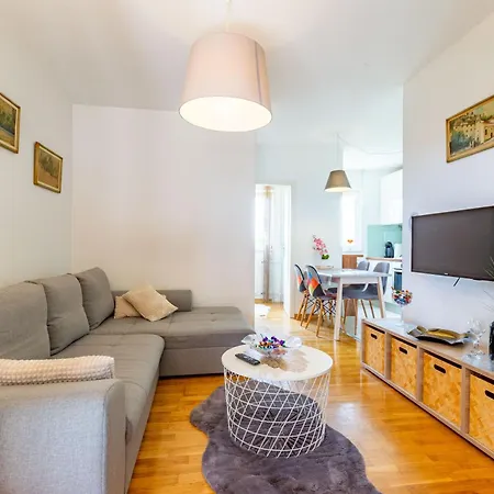 Dijana 1 Bdr With Balcony Apartamento