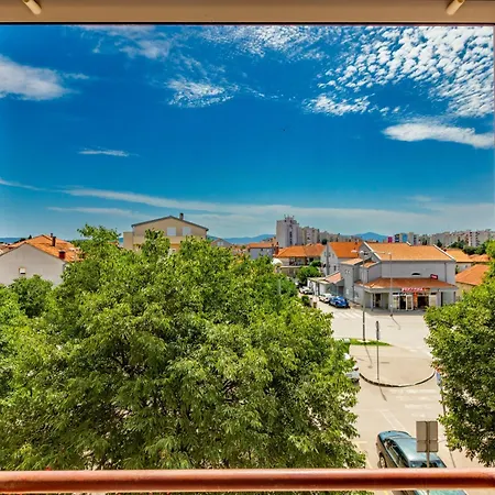 Dijana 1 Bdr With Balcony *