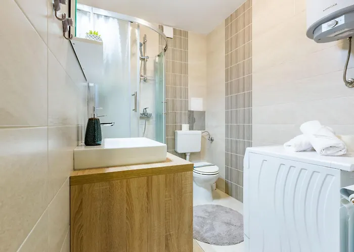 Dijana 1 Bdr With Balcony