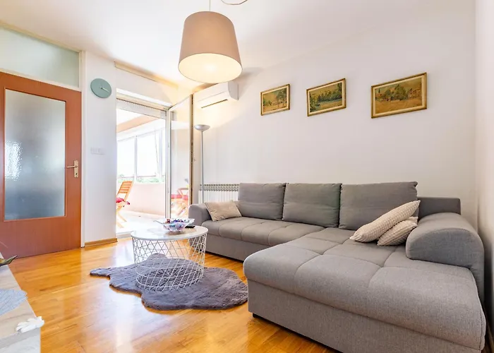 Dijana 1 Bdr With Balcony Lejlighed *