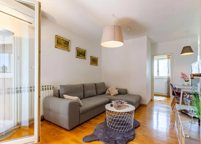 Dijana 1 Bdr With Balcony