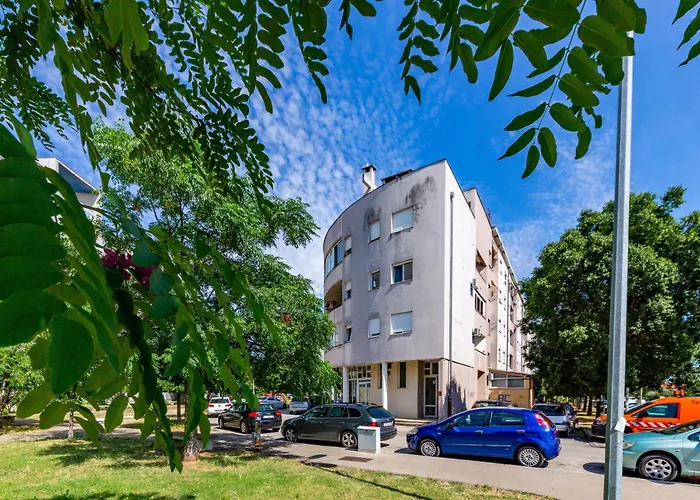 Dijana 1 Bdr With Balcony * זאדאר